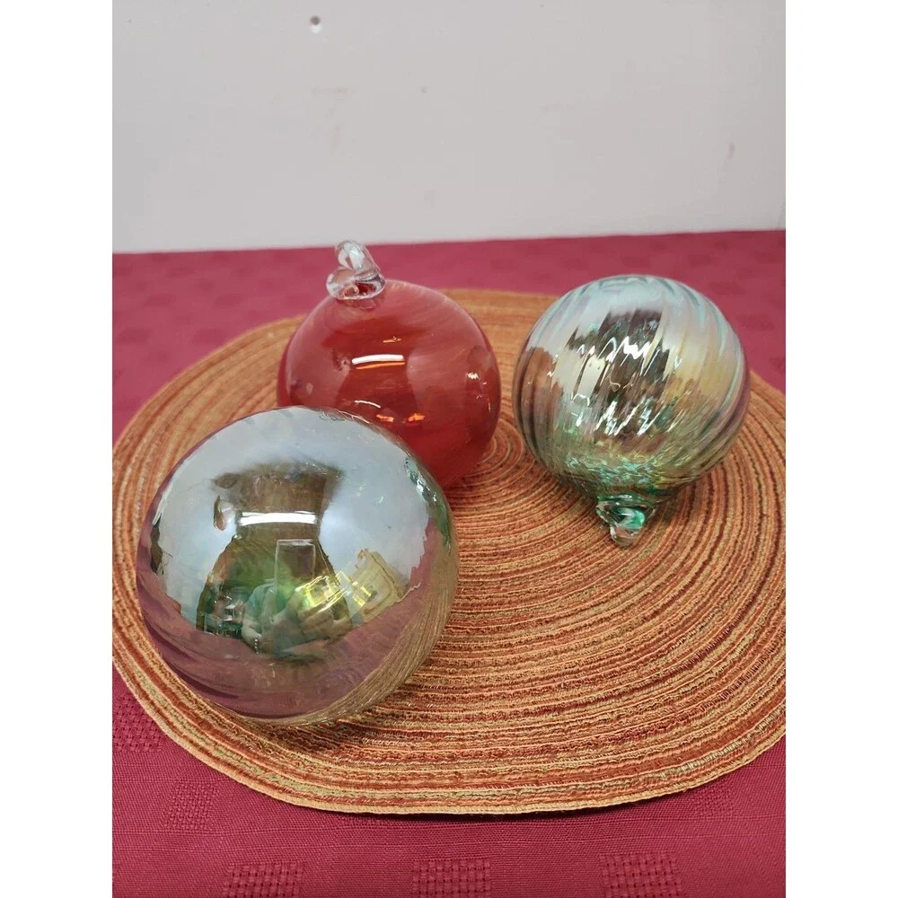 Handblown Art Glass Orbs/Ornaments 4 Inch Set Of 3 ~ 2 Iridescent Green 1 Red